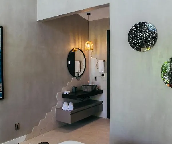 Hotel Mother Earth Luxury Boutique Hotel, Restaurant & (adults Only) Tamarindo