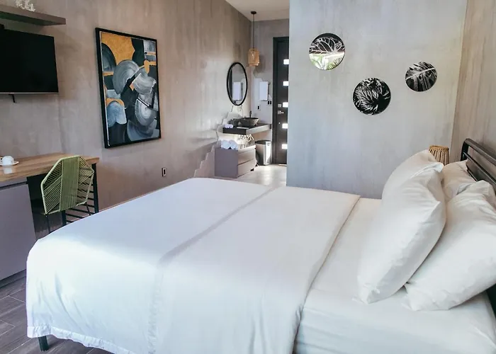 Mother Earth Luxury Boutique Hotel, Restaurant & (adults Only)